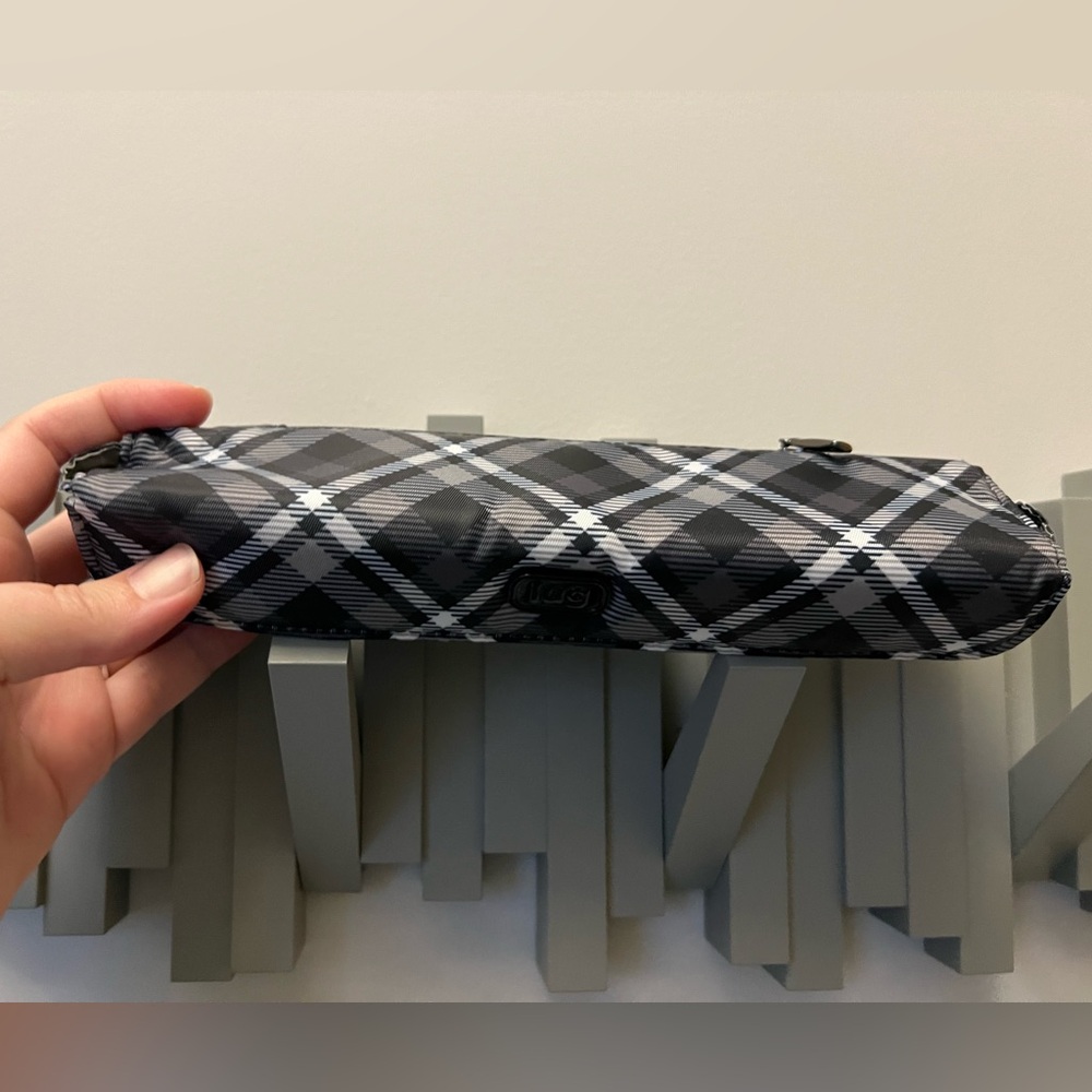 Lug Pill Organizer (Choo Choo) in Gray Plaid